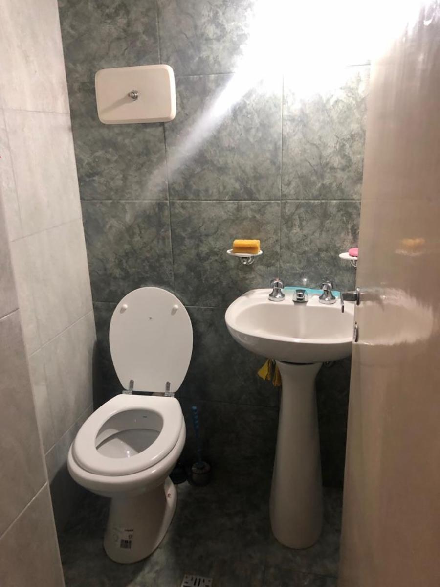 Departamento 4 ambientes en segundo piso contra frente. — foto 12