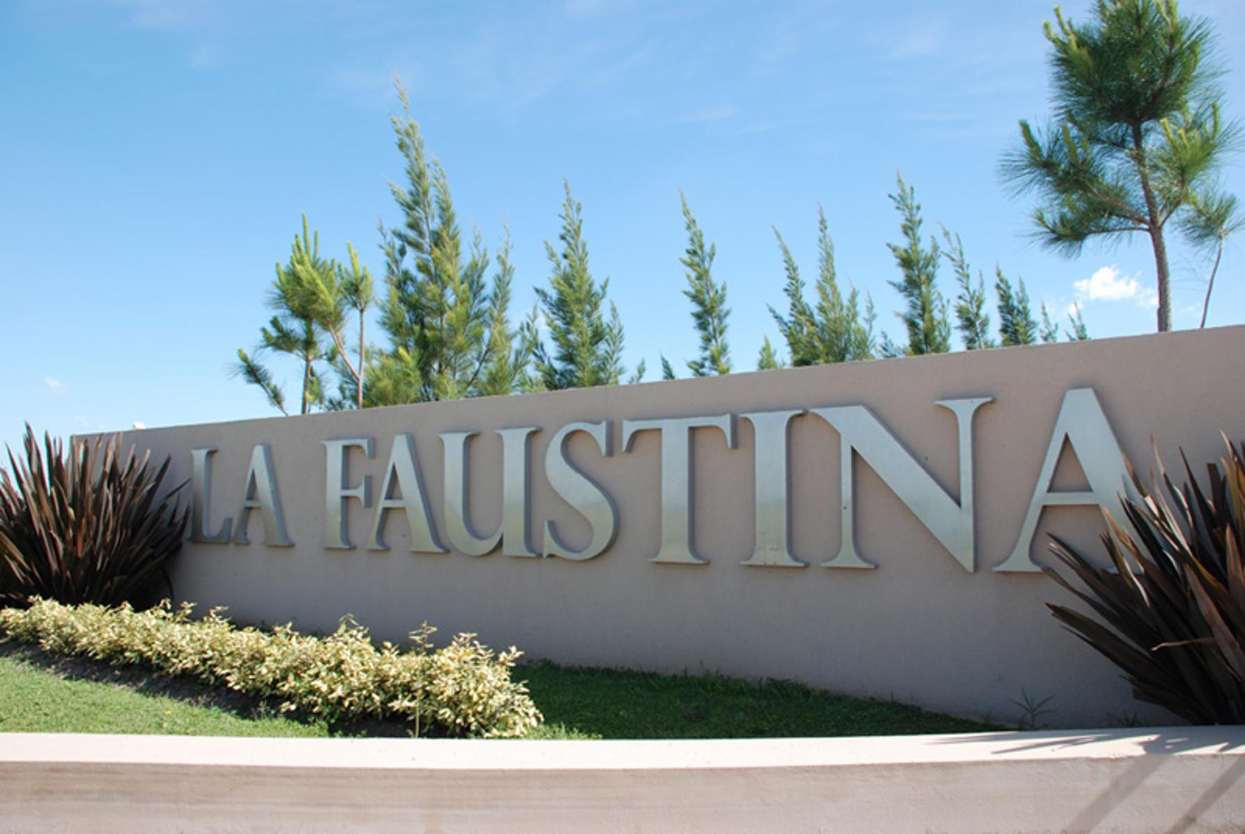 Lote de 1200 m2 en Club de Campo La Faustina - 1