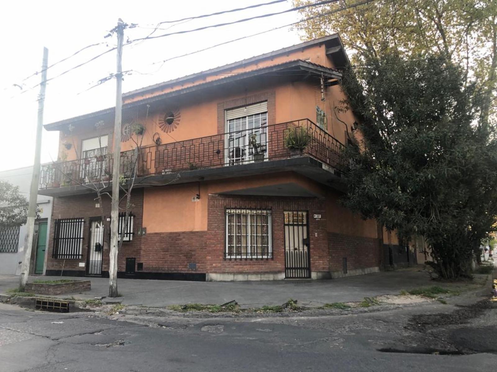 Amplio Duplex de 4 ambientes en Ciudadela
