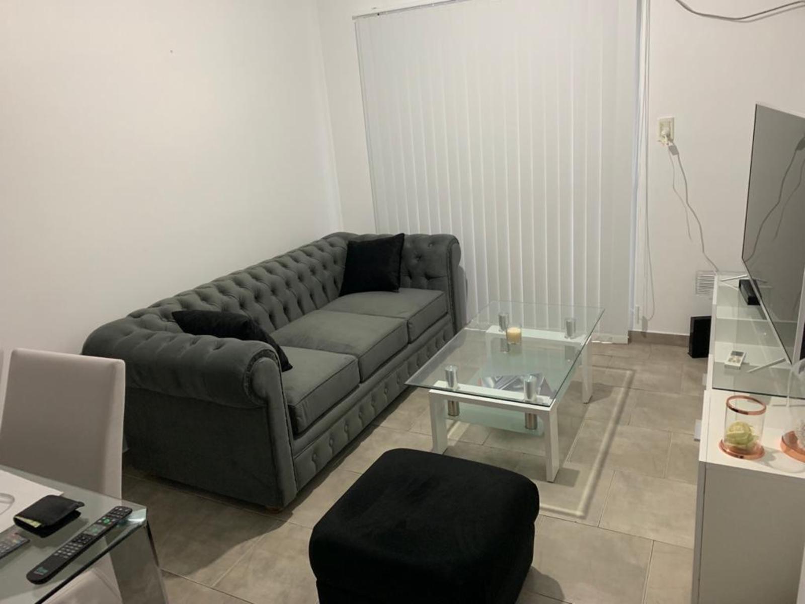 Departamento dos ambientes con cochera y balcon