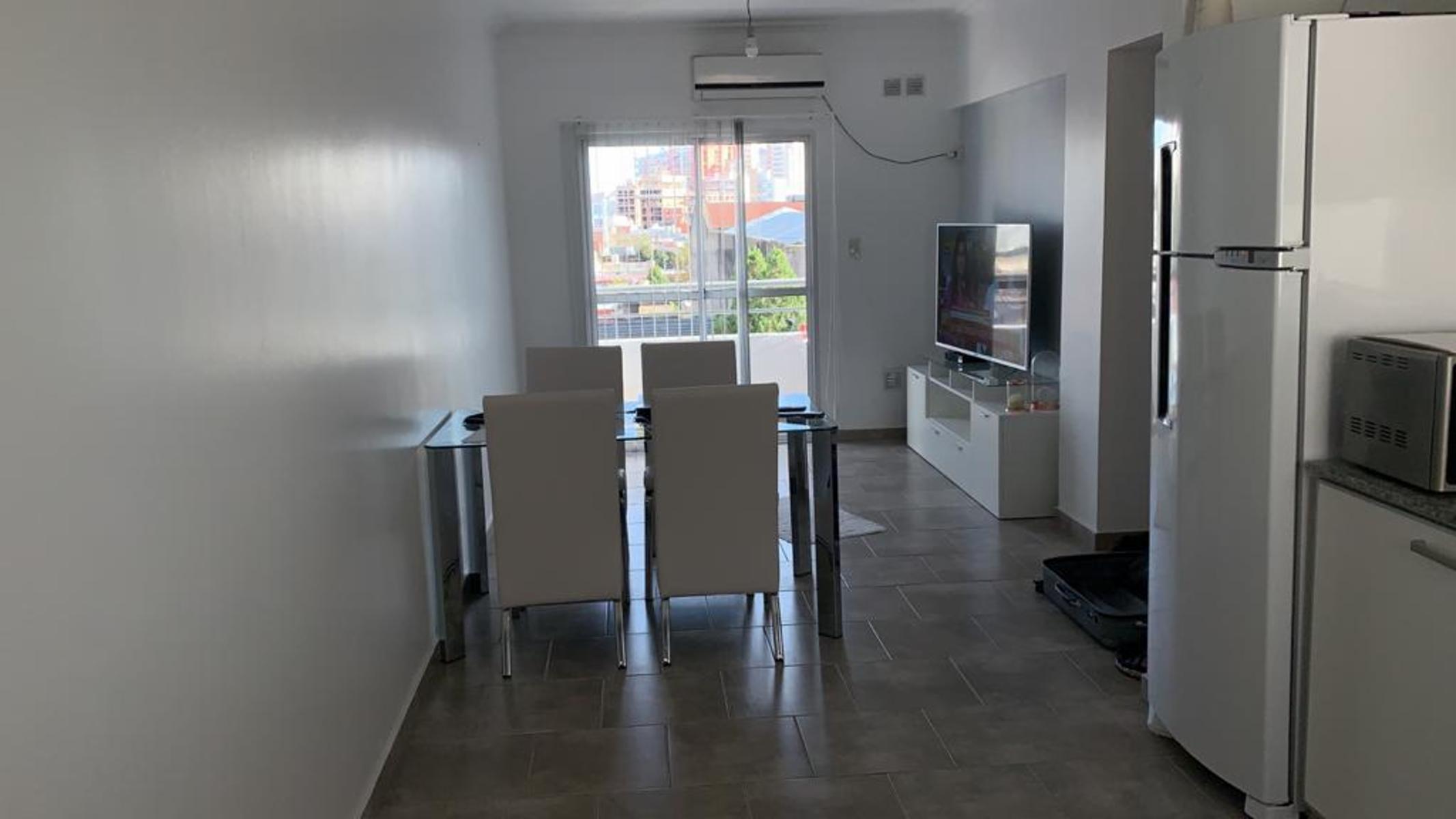 Departamento dos ambientes con cochera y balcon — foto 2