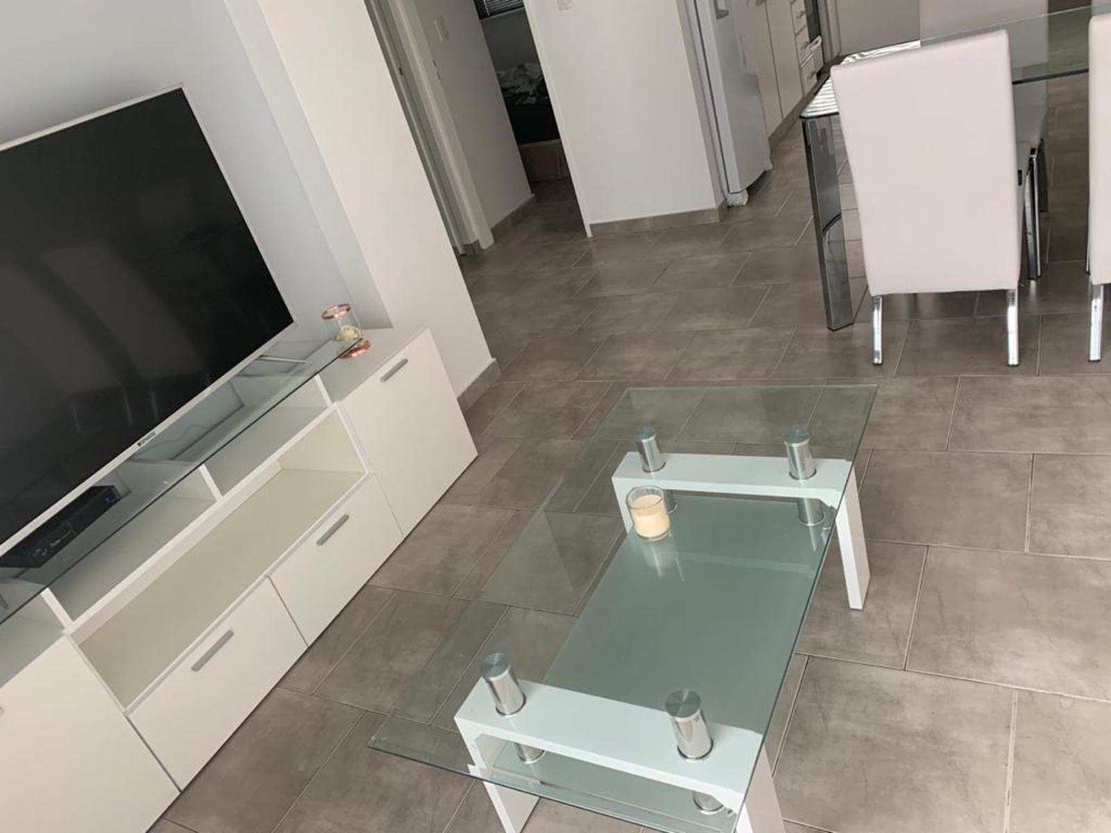 Departamento dos ambientes con cochera y balcon — foto 3