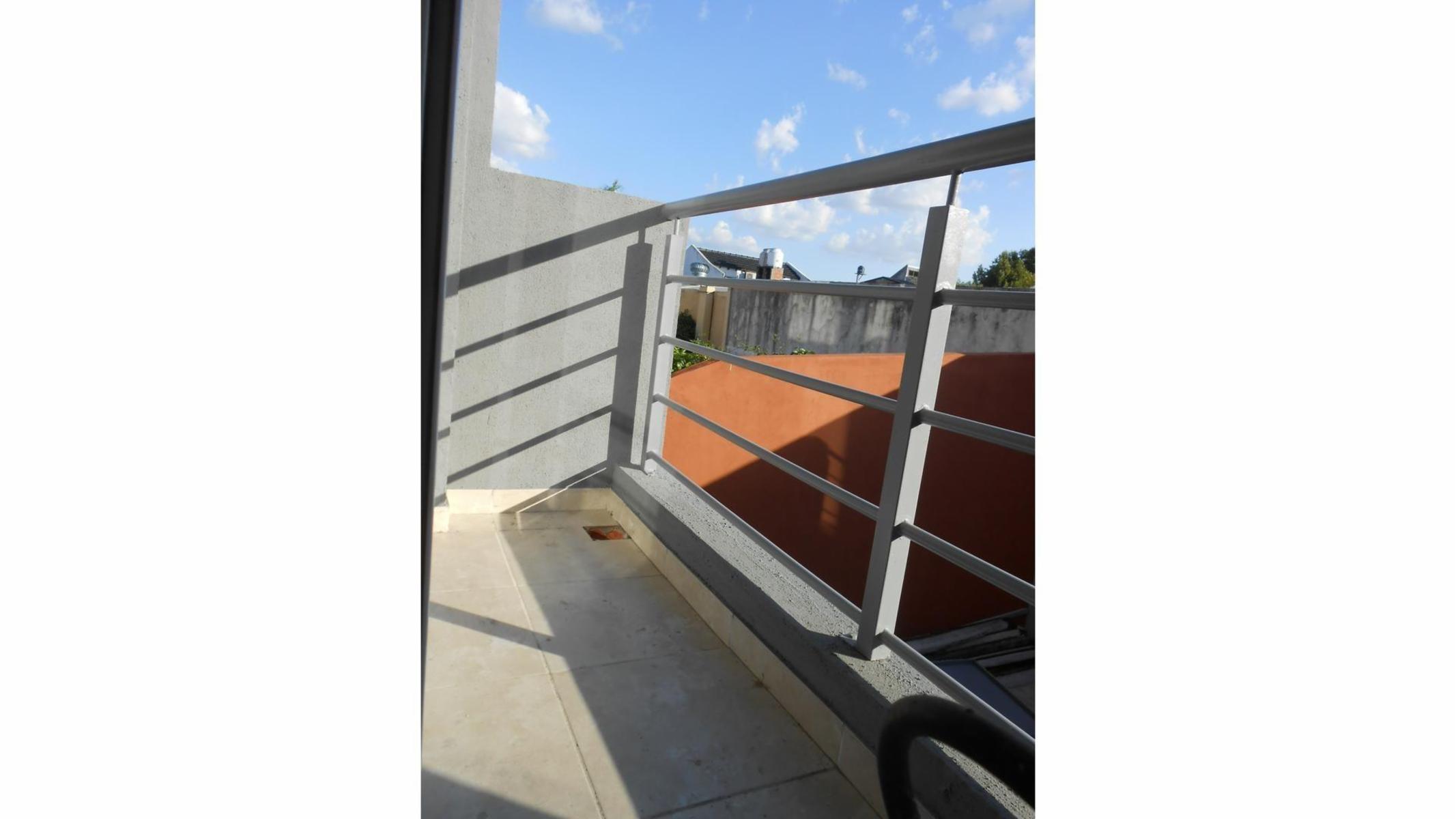 Departamentos de 2 ambientes en pozo al frente con balcon — foto 8