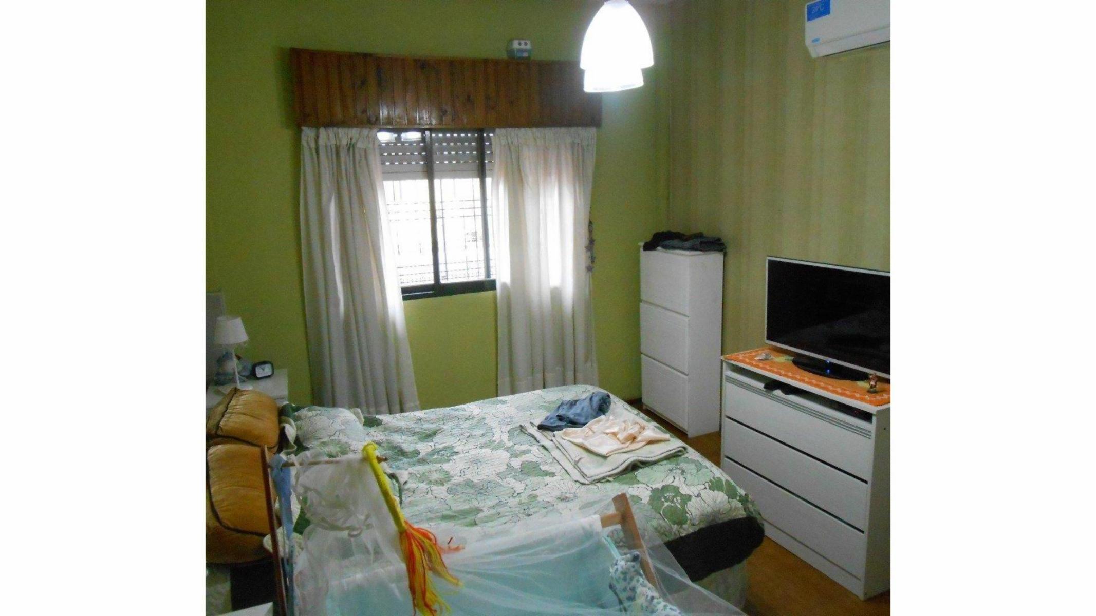 Casa de 3 ambientes sobre lote propio con garaje y amplio patio — foto 4