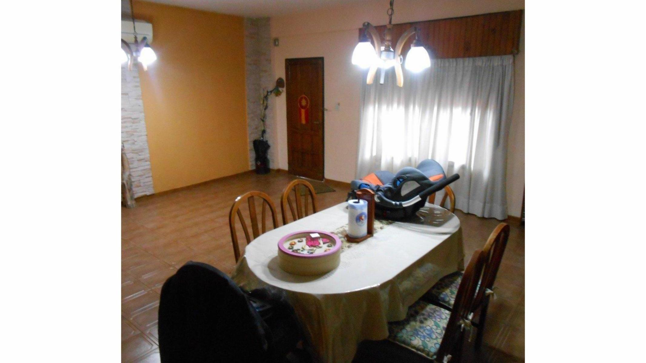 Casa de 3 ambientes sobre lote propio con garaje y amplio patio — foto 5