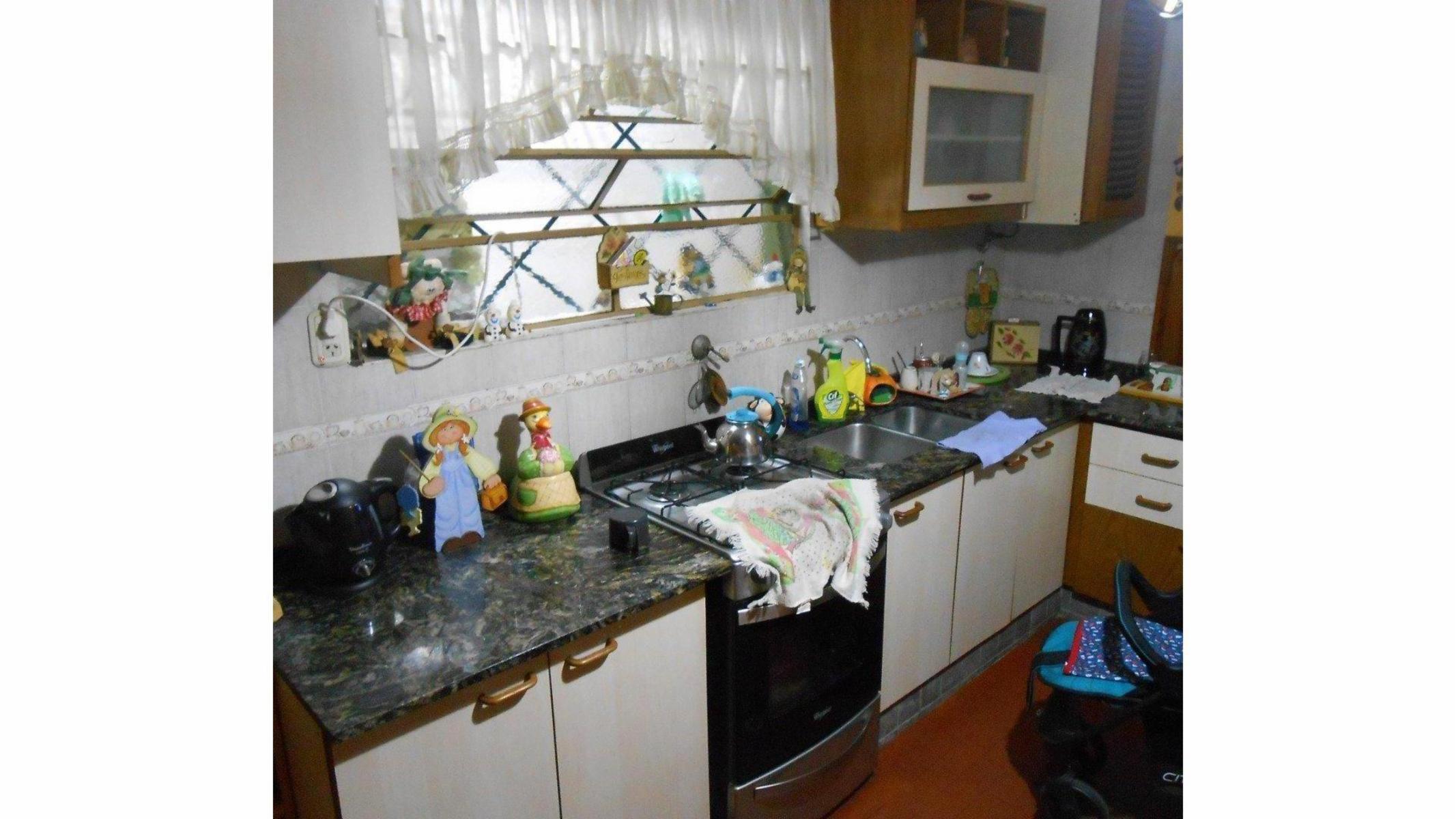 Casa de 3 ambientes sobre lote propio con garaje y amplio patio — foto 7