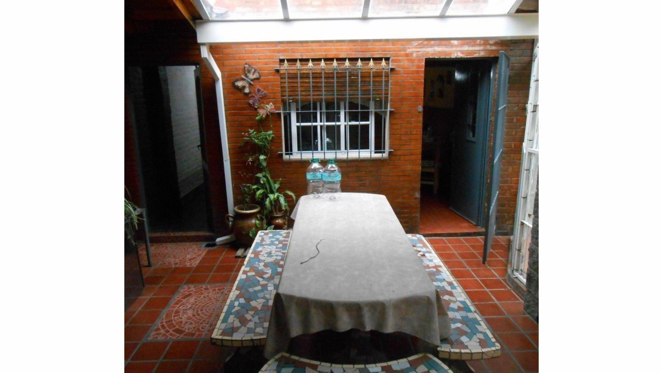 Casa de 3 ambientes sobre lote propio con garaje y amplio patio — foto 9