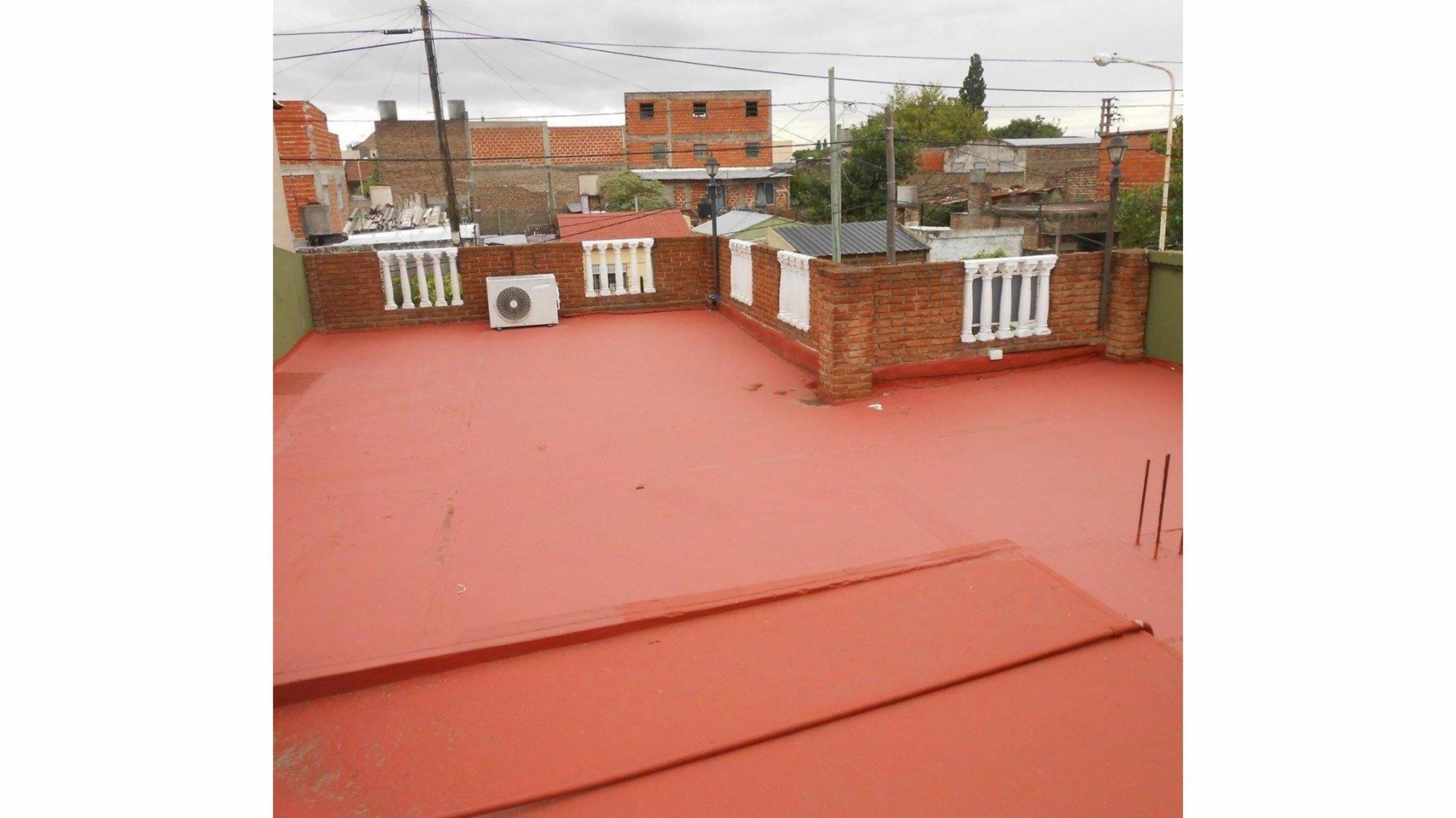 Casa de 3 ambientes sobre lote propio con garaje y amplio patio — foto 12