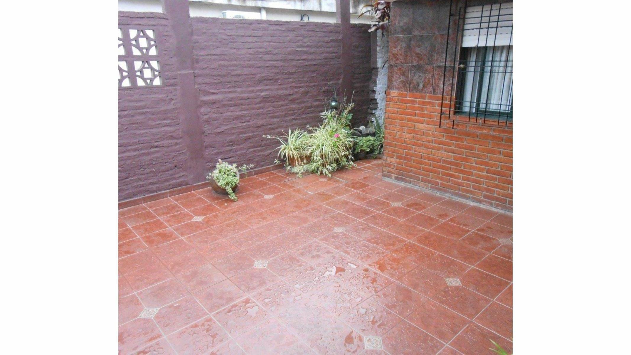 Casa de 3 ambientes sobre lote propio con garaje y amplio patio — foto 13