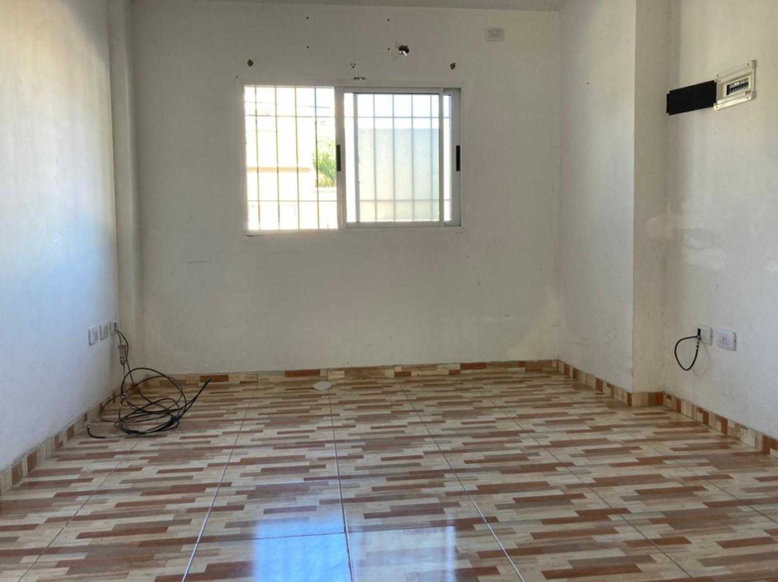DEPARTAMENTO DE 3 AMBIENTES AL FRENTE CON PATIO