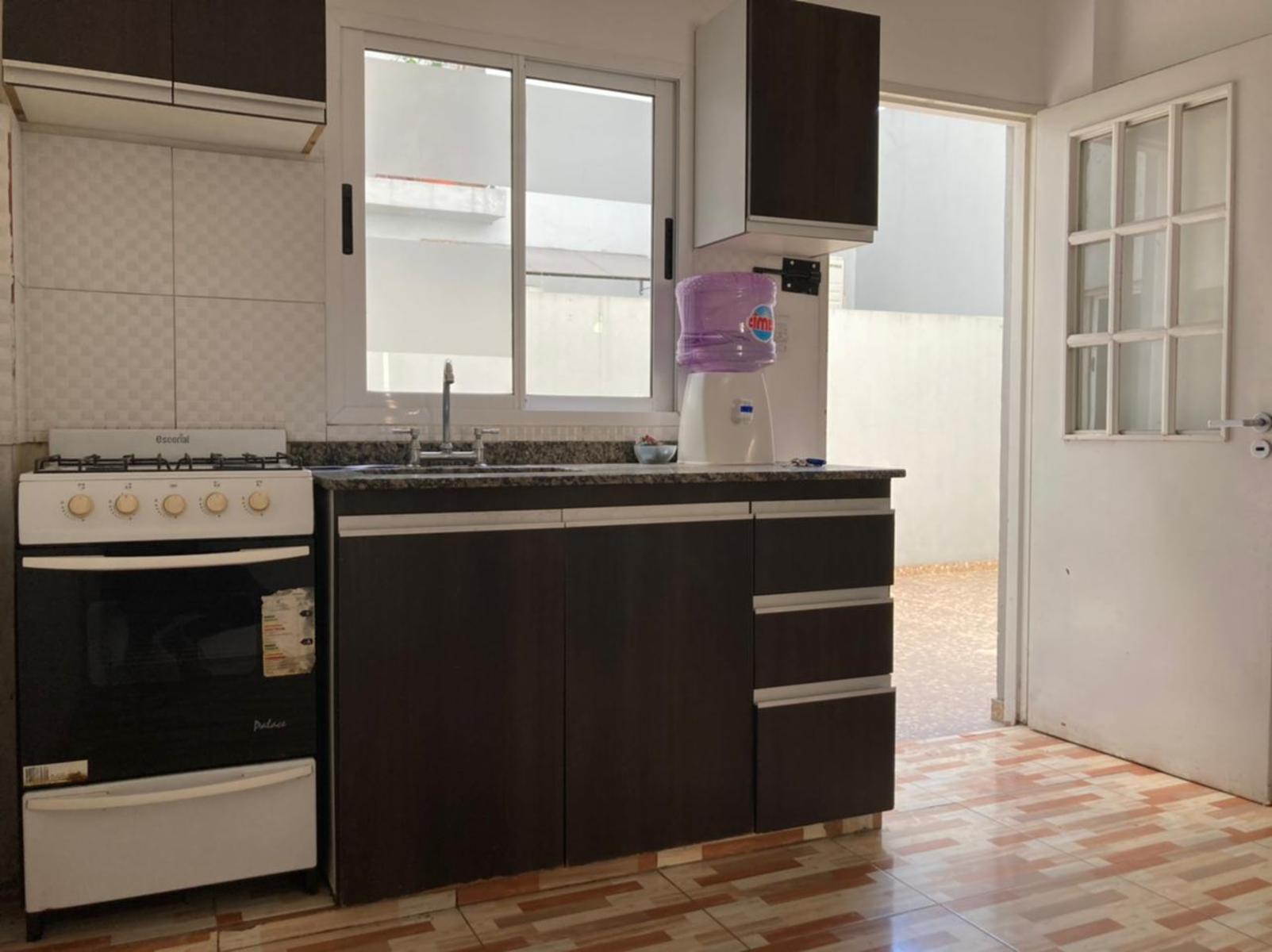 DEPARTAMENTO DE 3 AMBIENTES AL FRENTE CON PATIO — foto 10