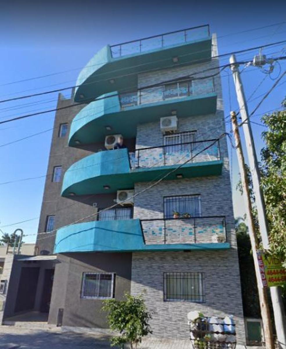 DEPARTAMENTO DE 3 AMBIENTES AL FRENTE CON PATIO — foto 14