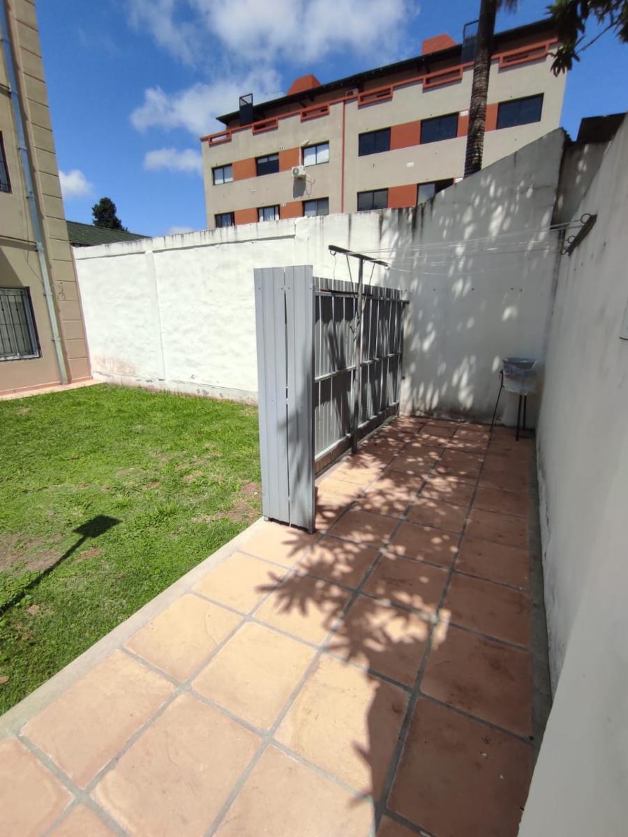 Departamento dos ambientes en planta baja con bajas expensas — foto 13