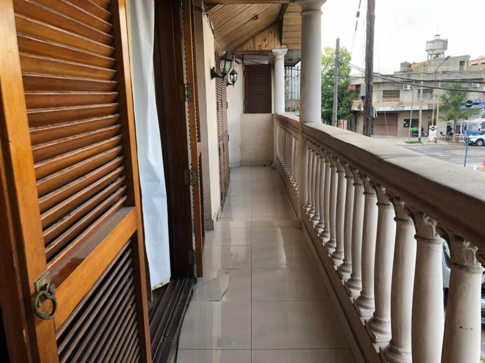 PH cinco ambientes independiente en primer piso con patio — foto 7