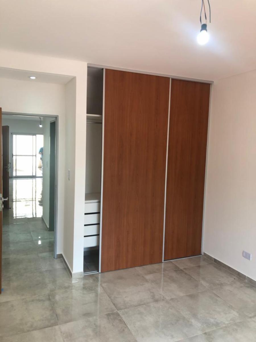 Excelentes amplios departamentos de categoría de 2 ambientes con dos balcones en Ramos Mejia — foto 2