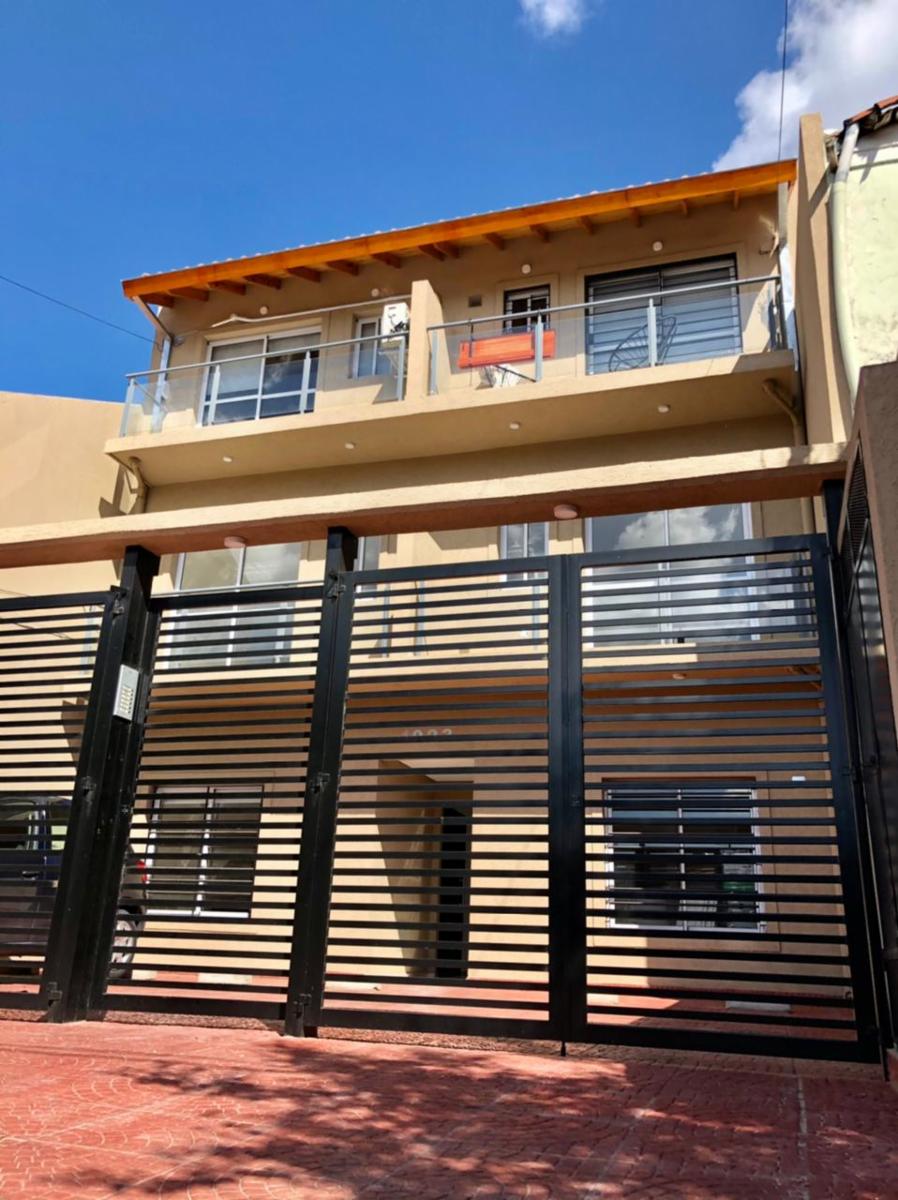 Excelentes amplios departamentos de categoría de 2 ambientes con dos balcones en Ramos Mejia — foto 3