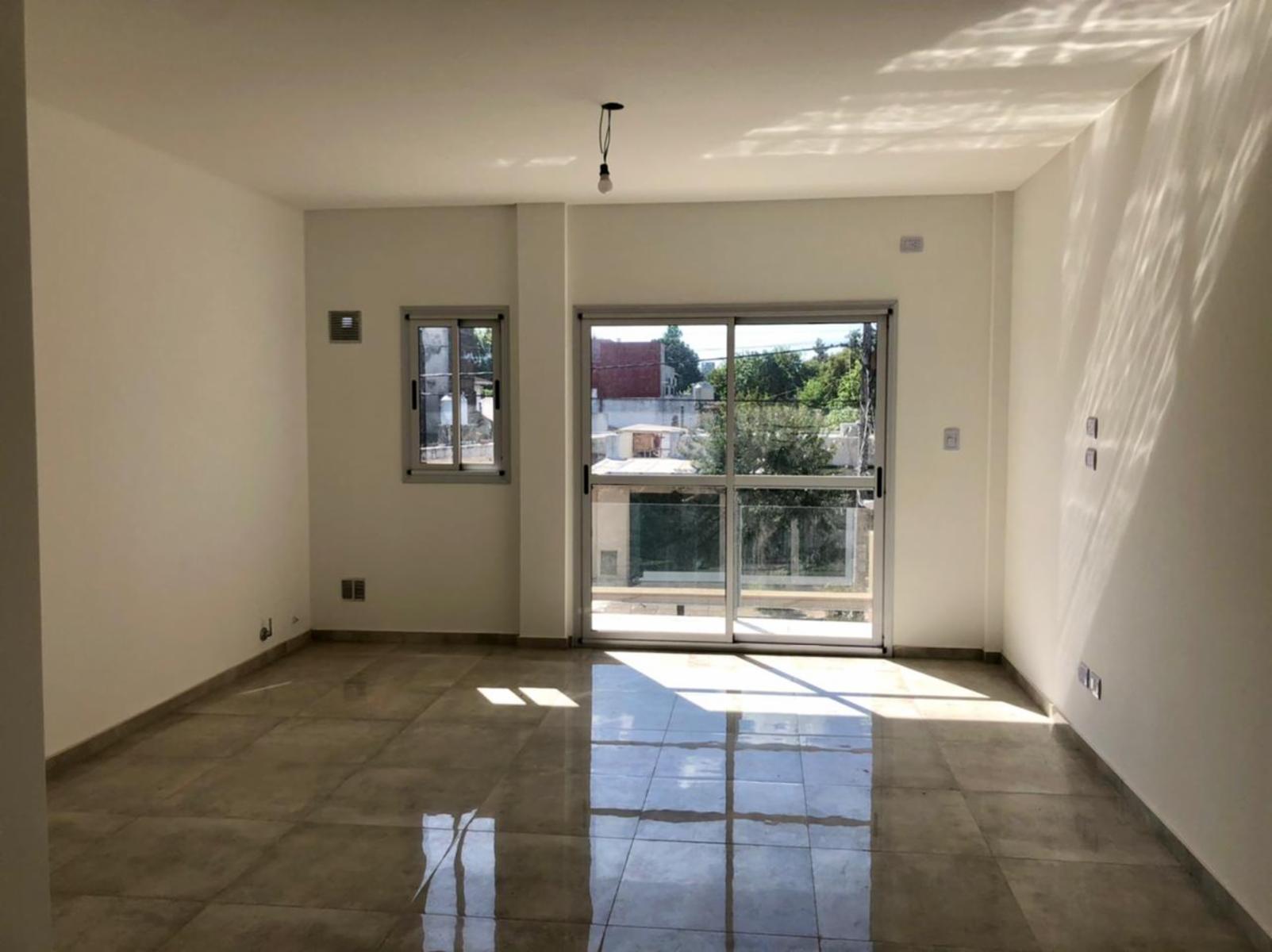 Excelentes amplios departamentos de categoría de 2 ambientes con dos balcones en Ramos Mejia — foto 6