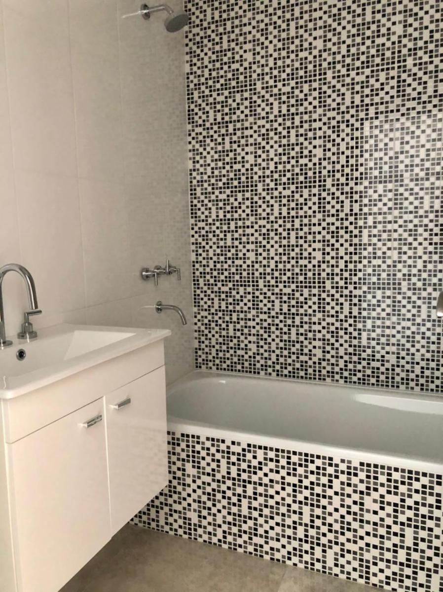 Excelentes amplios departamentos de categoría de 2 ambientes con dos balcones en Ramos Mejia — foto 9