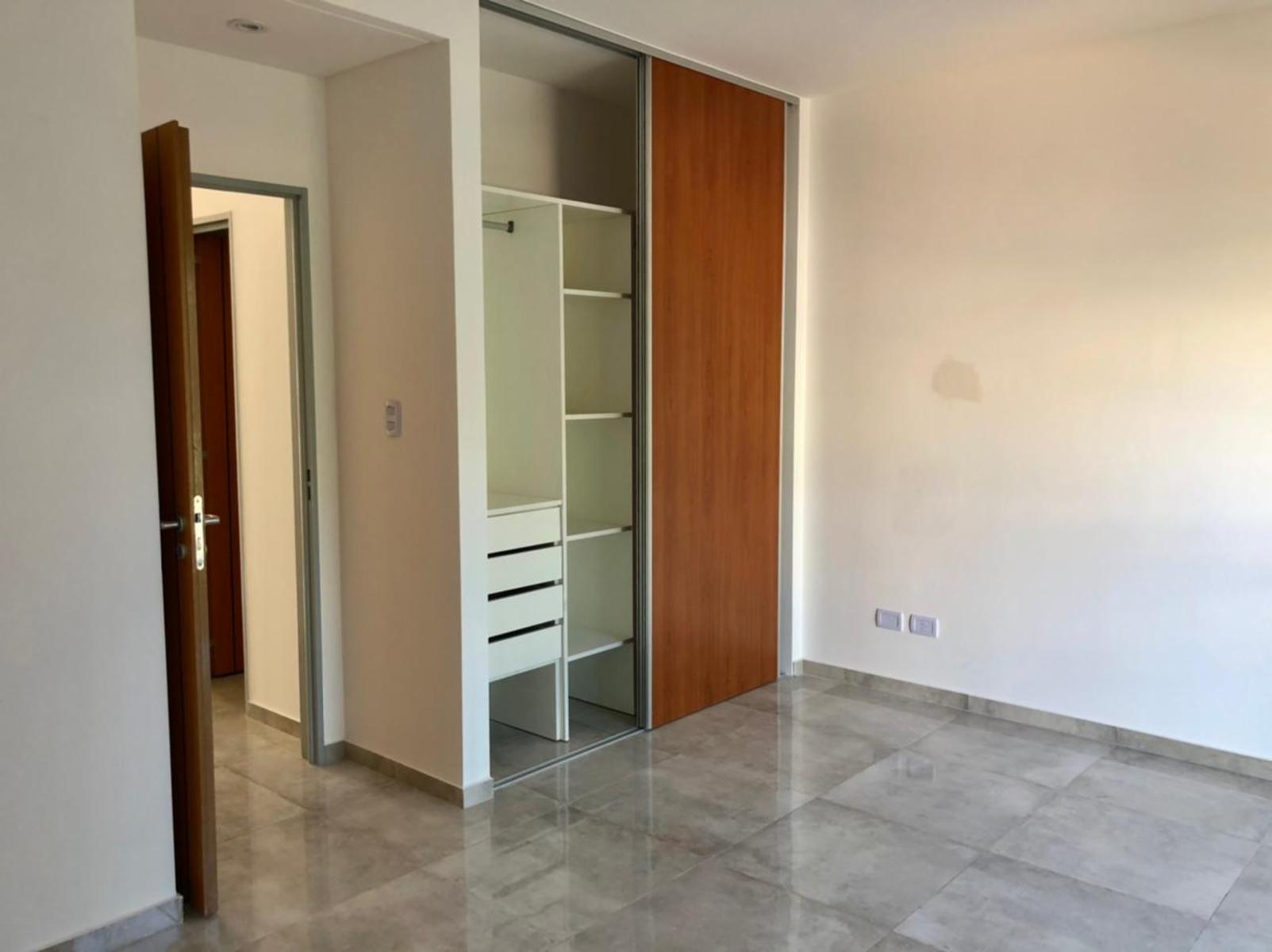Excelentes amplios departamentos de categoría de 2 ambientes con dos balcones en Ramos Mejia — foto 10