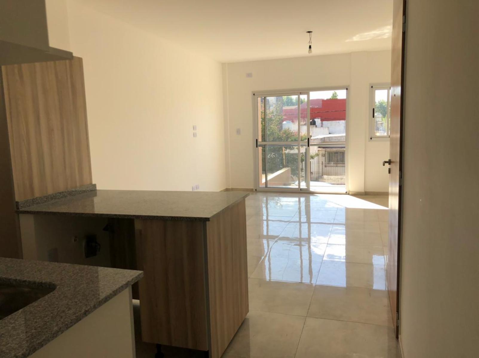 Excelentes amplios departamentos de categoría de 2 ambientes con dos balcones en Ramos Mejia — foto 14