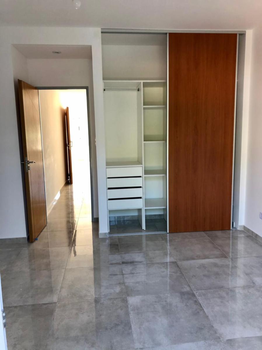 Excelentes amplios departamentos de categoría de 2 ambientes con dos balcones en Ramos Mejia — foto 15