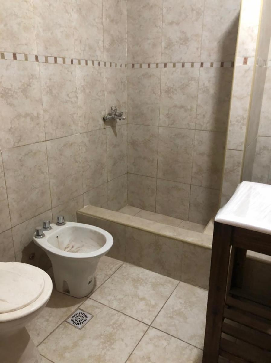 ph tres ambientes reciclado a nuevo con patio y sin expensas