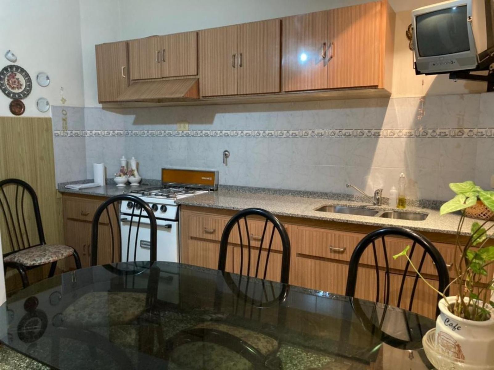 Excelente PH en venta de 3 ambientes con amplio fondo en Ramos Mejia — foto 2