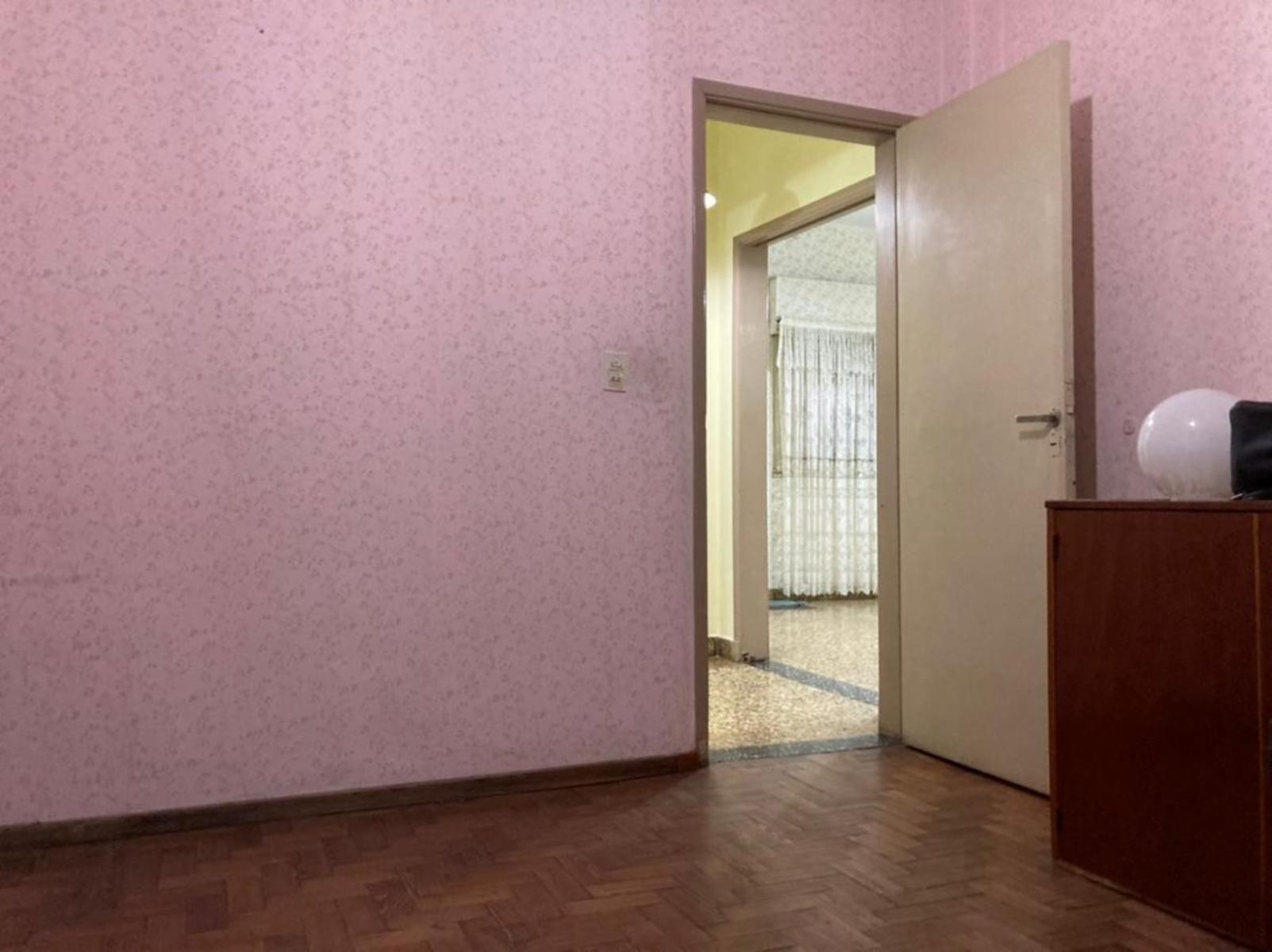 Excelente PH en venta de 3 ambientes con amplio fondo en Ramos Mejia — foto 5