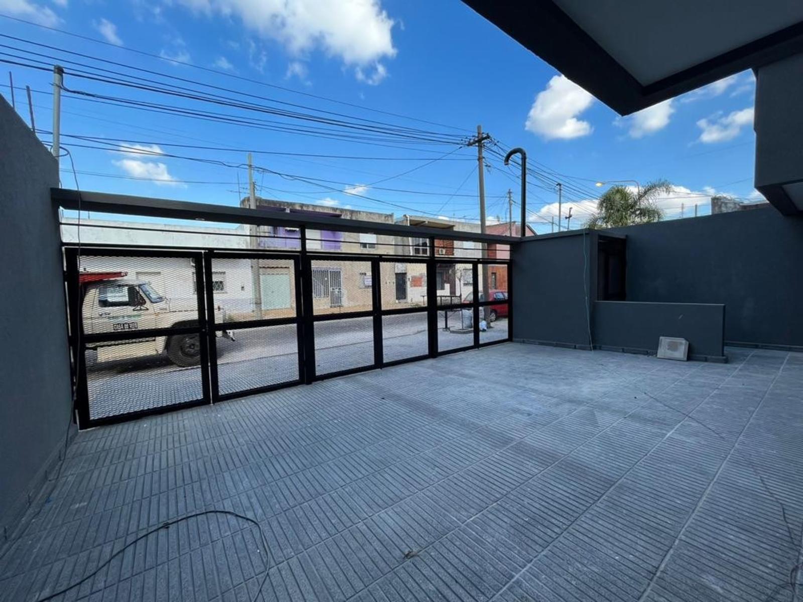 Departamentos de 2 ambientes a estrenar en segundo piso contrafrente por escalera. — foto 4