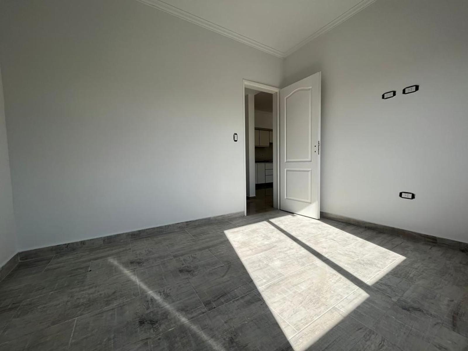 Departamentos de 2 ambientes a estrenar en segundo piso contrafrente por escalera. — foto 9