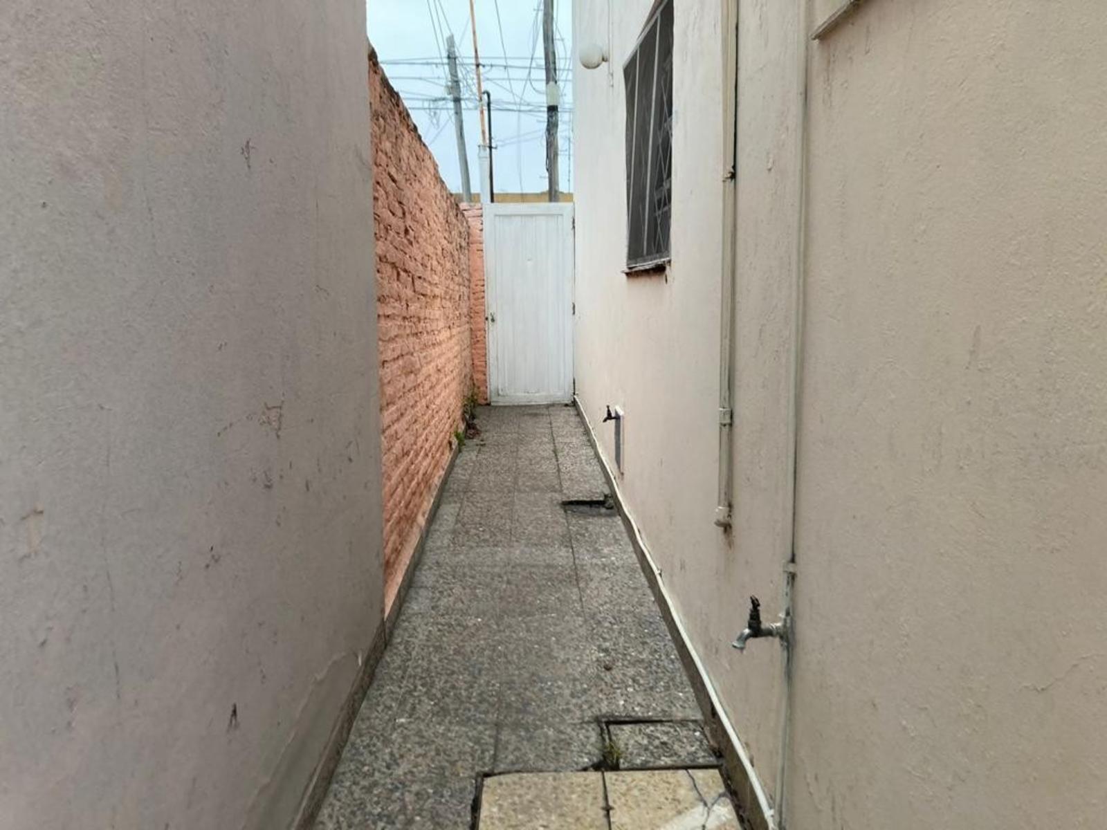 Excelente casa de 3 ambientes en lote propio de 10 x 39. — foto 4