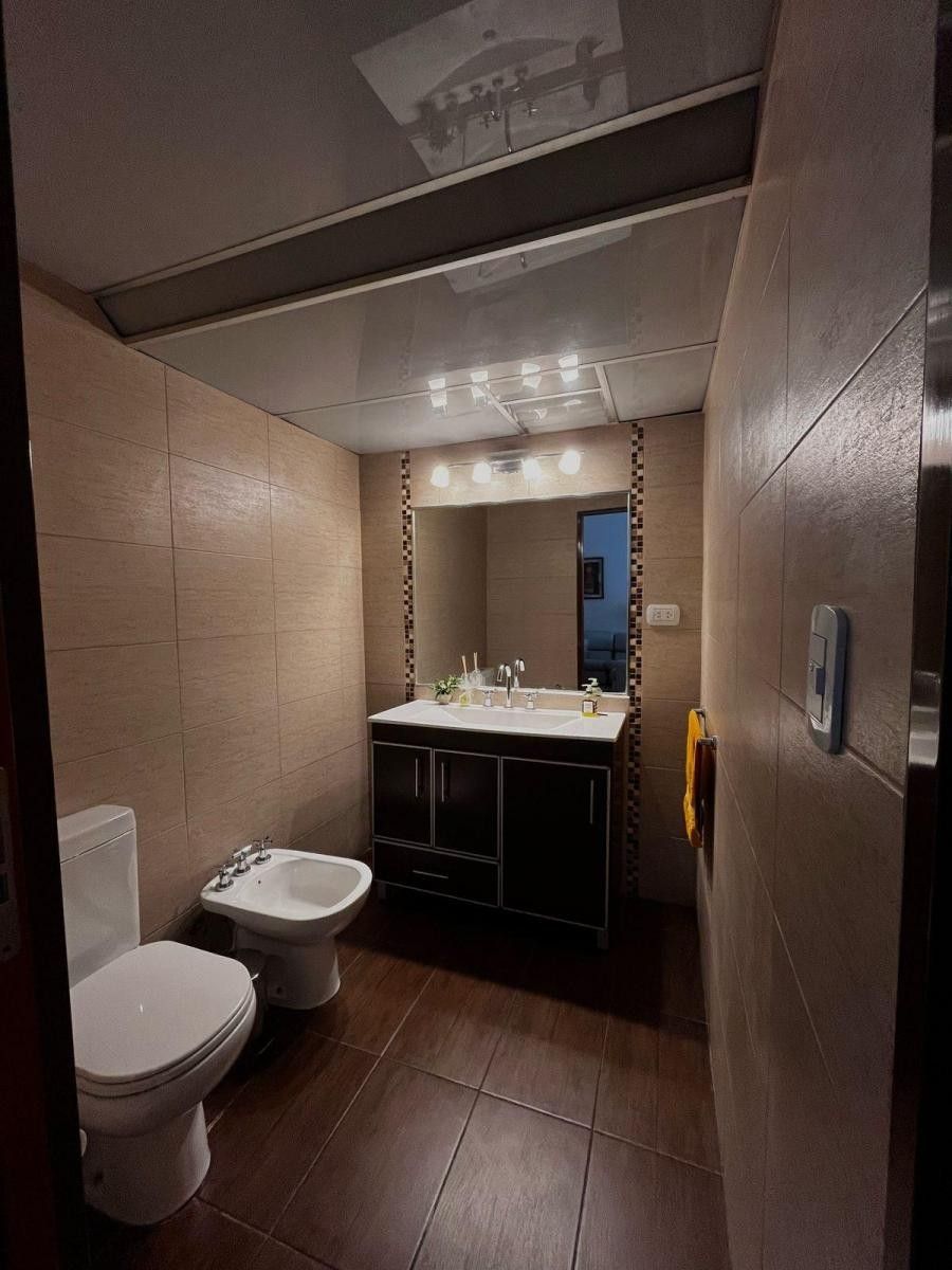 Casa en Lote Propio de 10 X 42 con Piscina y Quincho — foto 10
