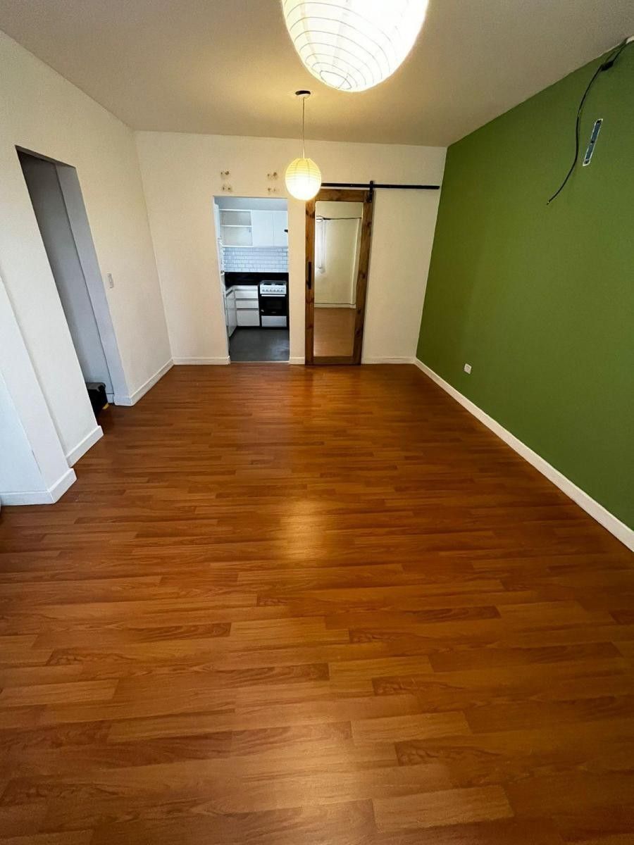 Venta de Monoambiente Reciclado con Cocina Separada