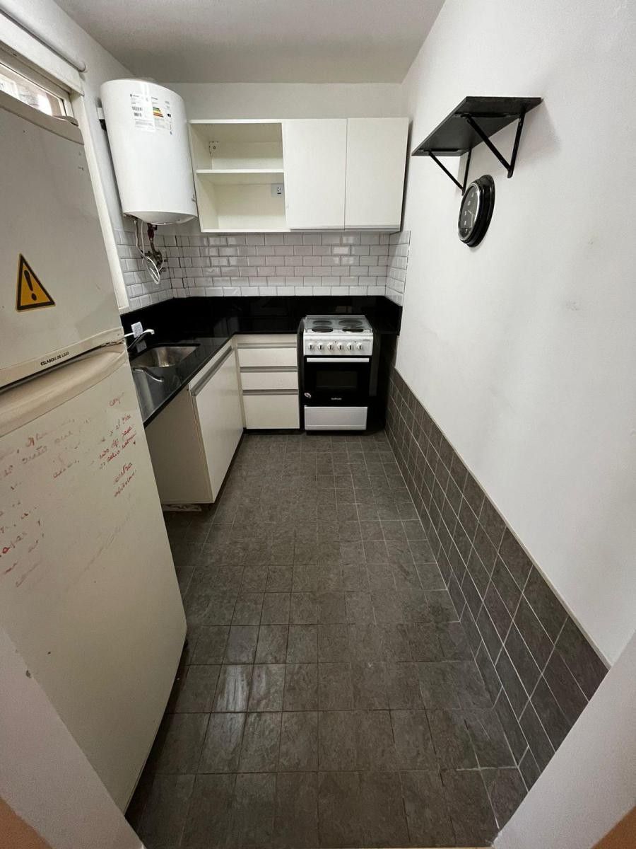 Venta de Monoambiente Reciclado con Cocina Separada — foto 2
