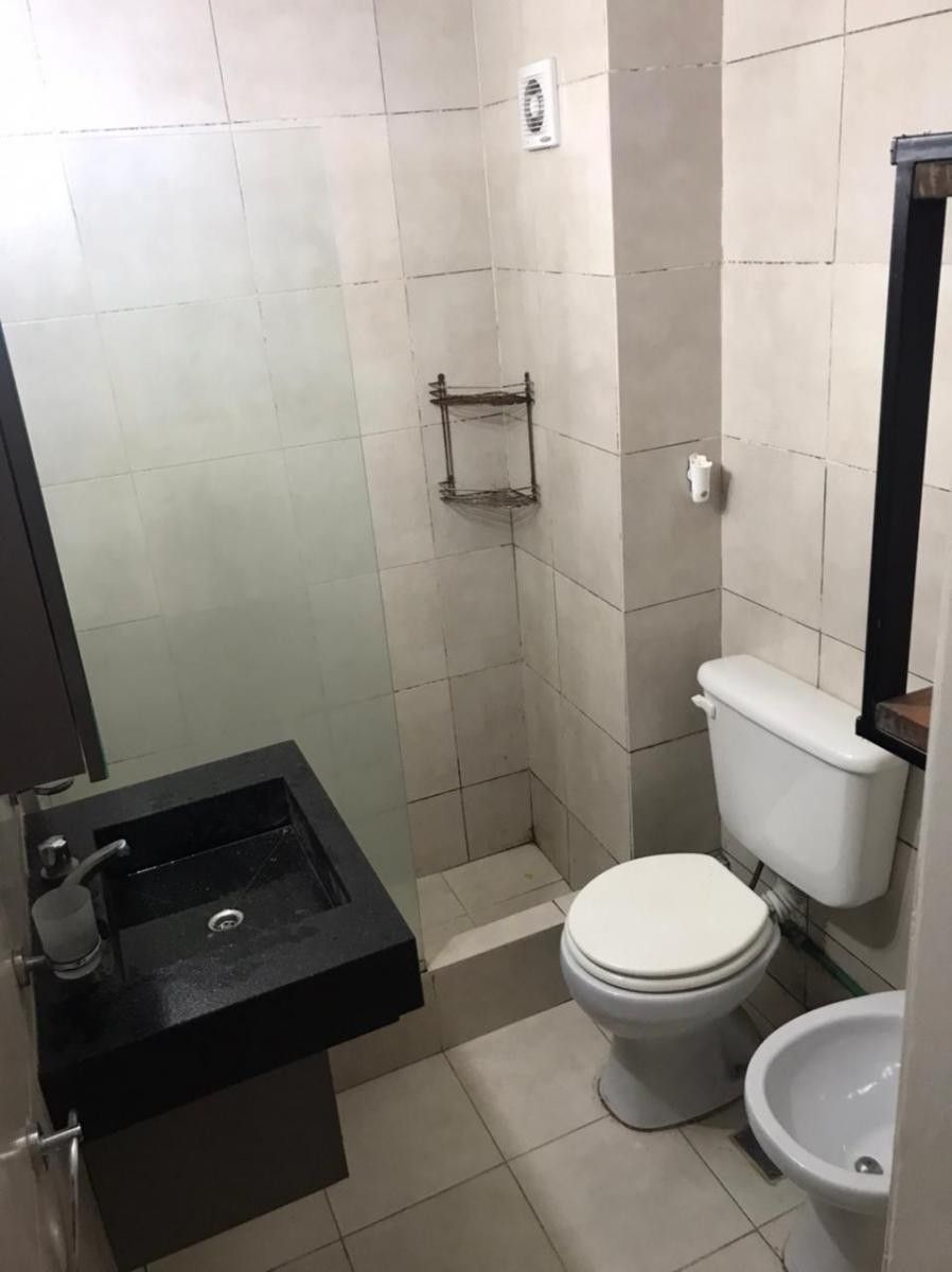 Venta de Monoambiente Reciclado con Cocina Separada — foto 8