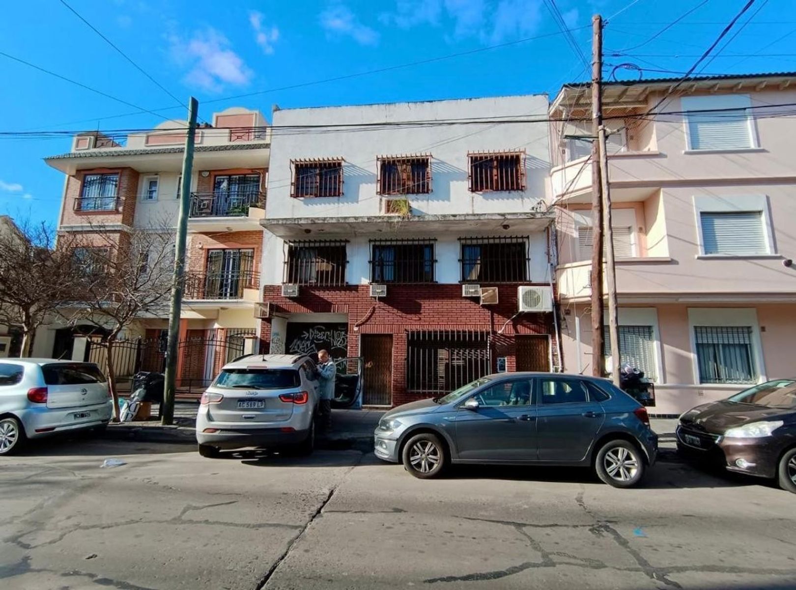 Galpon de 857 m² con Oficinas en Ramos Mejia