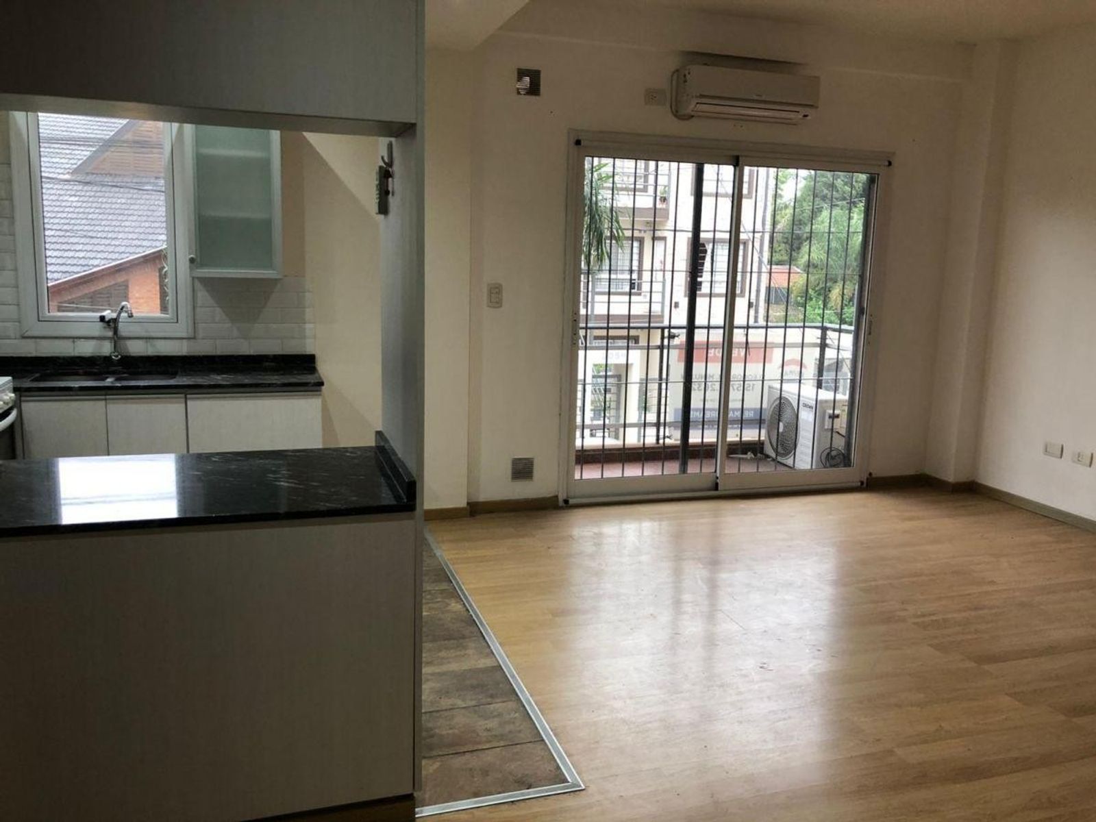 Monoambiente con Balcon y Cochera — foto 2