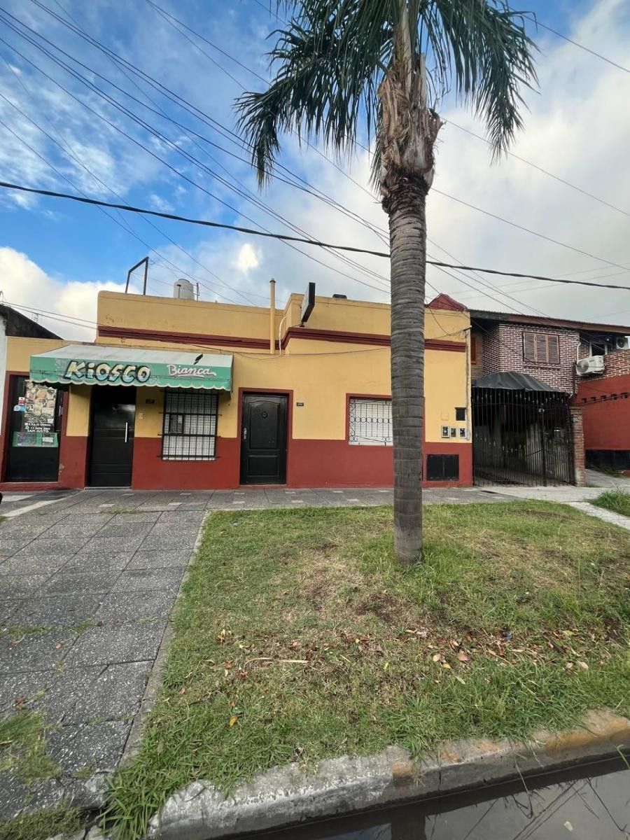 Apto Credito - PH Dos Ambientes Al Frente con Patio y Galpon — foto 2