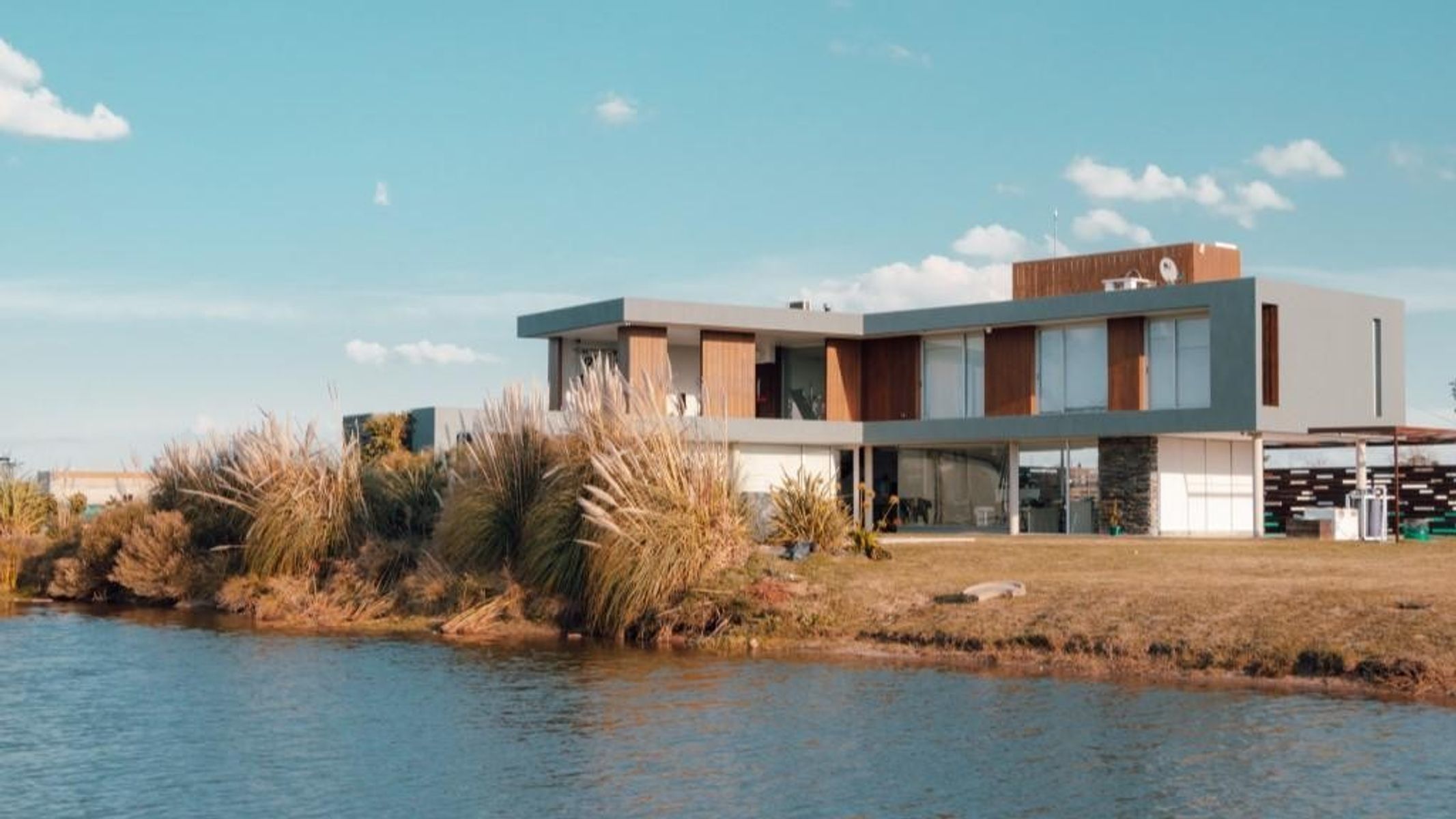 Lote de 1105 m² en La Alameda a La Laguna en Barrio Nautico