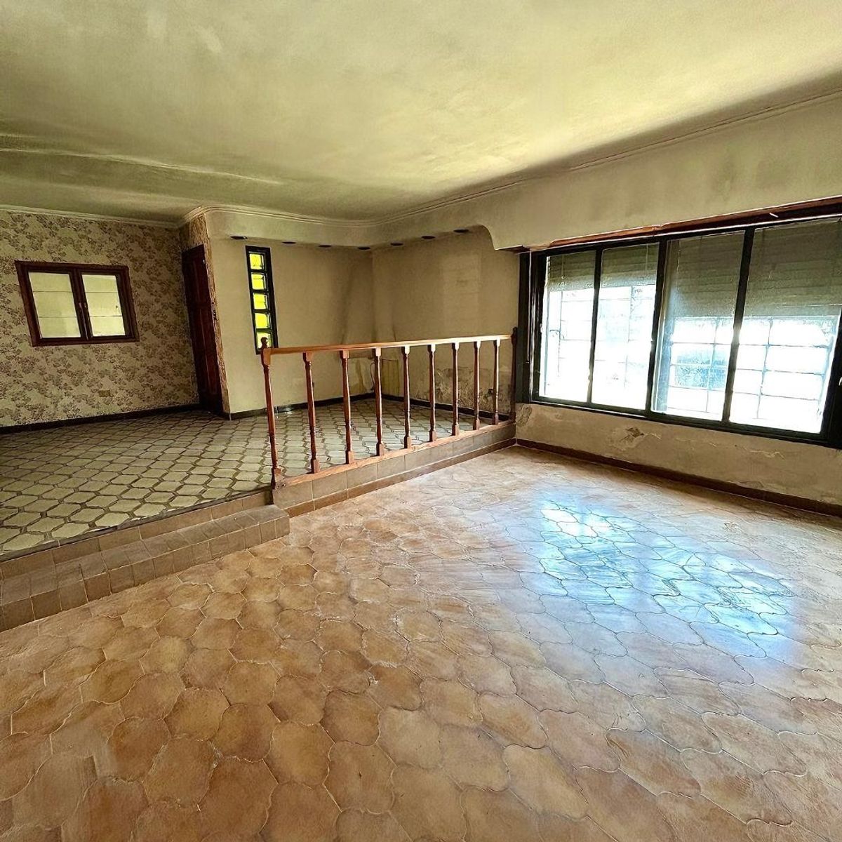 CASA EN VENTA 4 AMBIENTES EN TEMPERLEY - GARAJE, QUINCHO, FONDO LIBRE -LOTE 10.40X49 — foto 6
