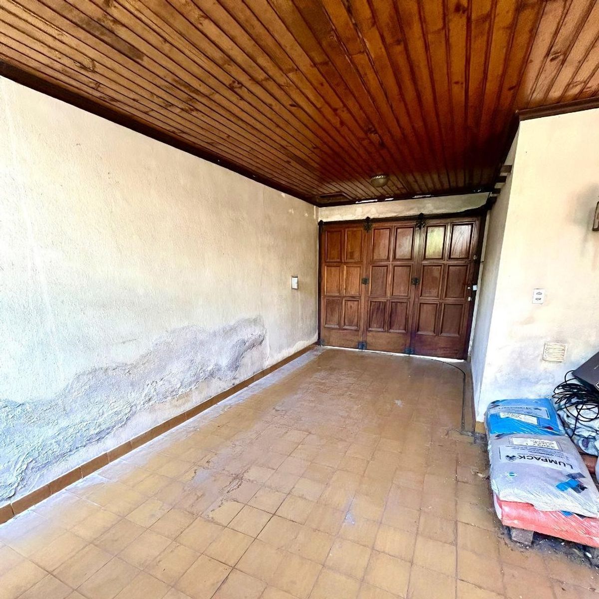 CASA EN VENTA 4 AMBIENTES EN TEMPERLEY - GARAJE, QUINCHO, FONDO LIBRE -LOTE 10.40X49 — foto 7