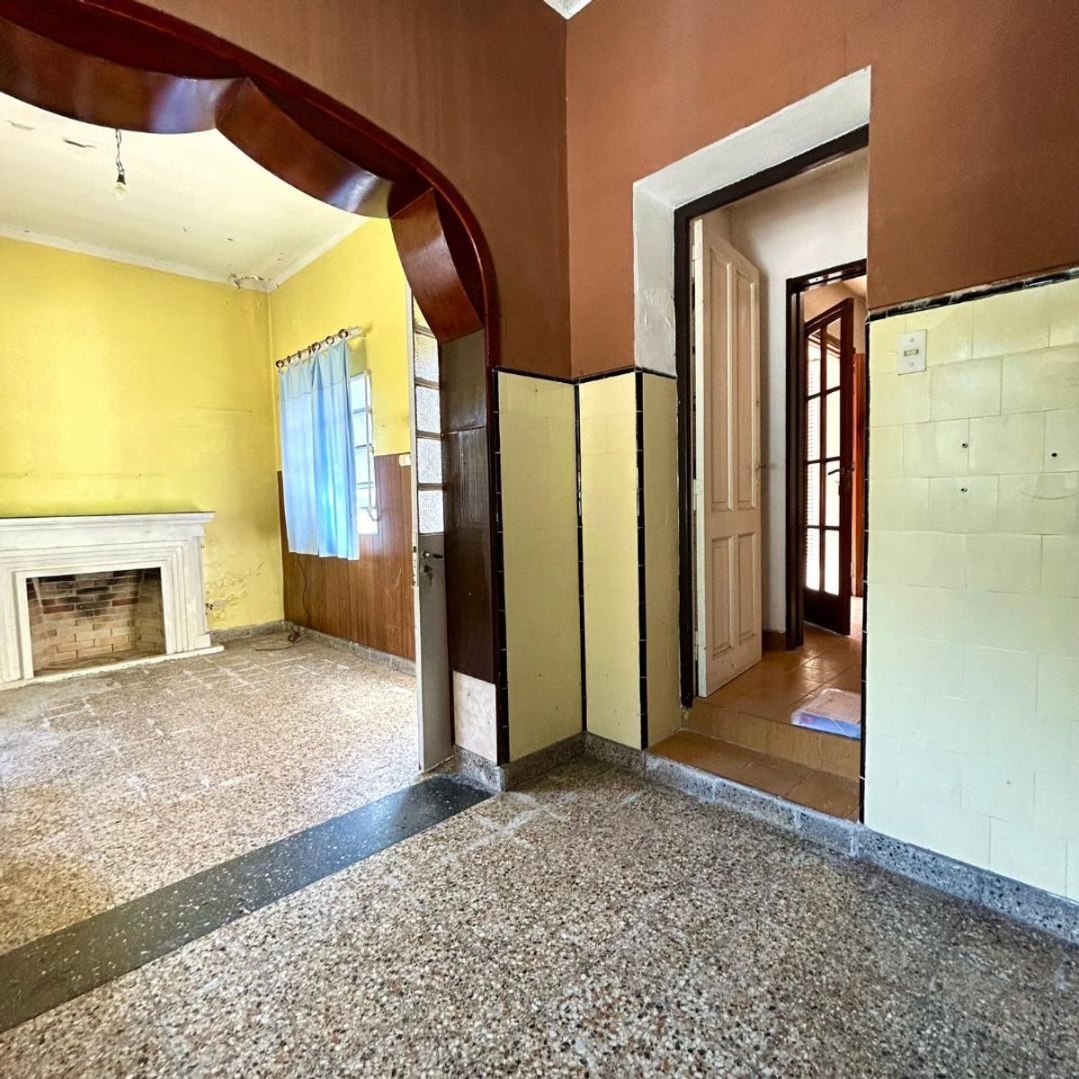 CASA EN VENTA 4 AMBIENTES EN TEMPERLEY - GARAJE, QUINCHO, FONDO LIBRE -LOTE 10.40X49 — foto 9