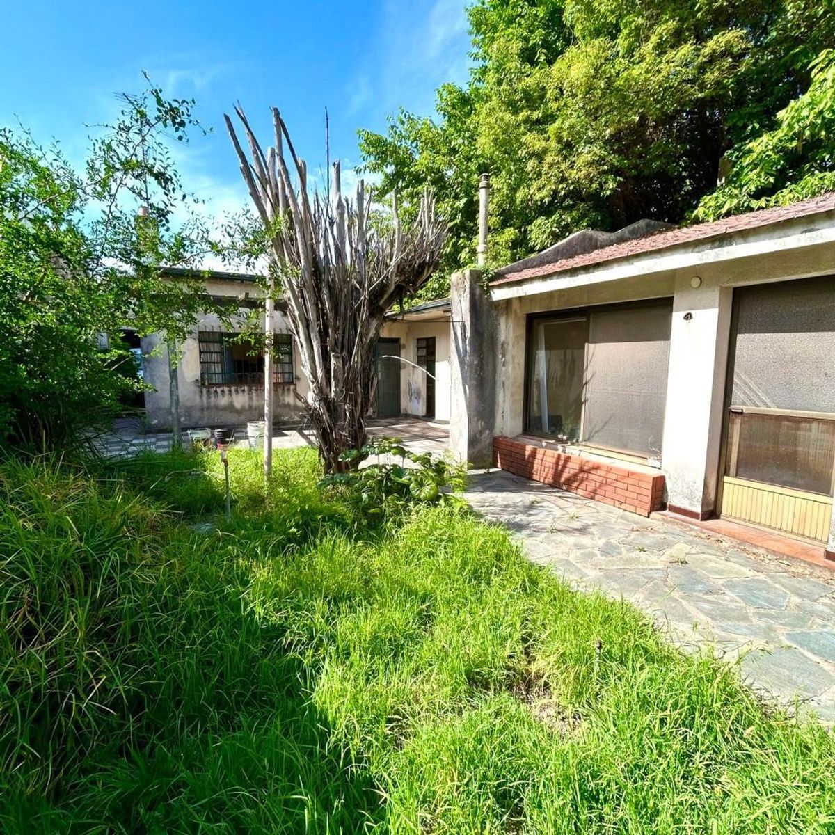 CASA EN VENTA 4 AMBIENTES EN TEMPERLEY - GARAJE, QUINCHO, FONDO LIBRE -LOTE 10.40X49 — foto 13