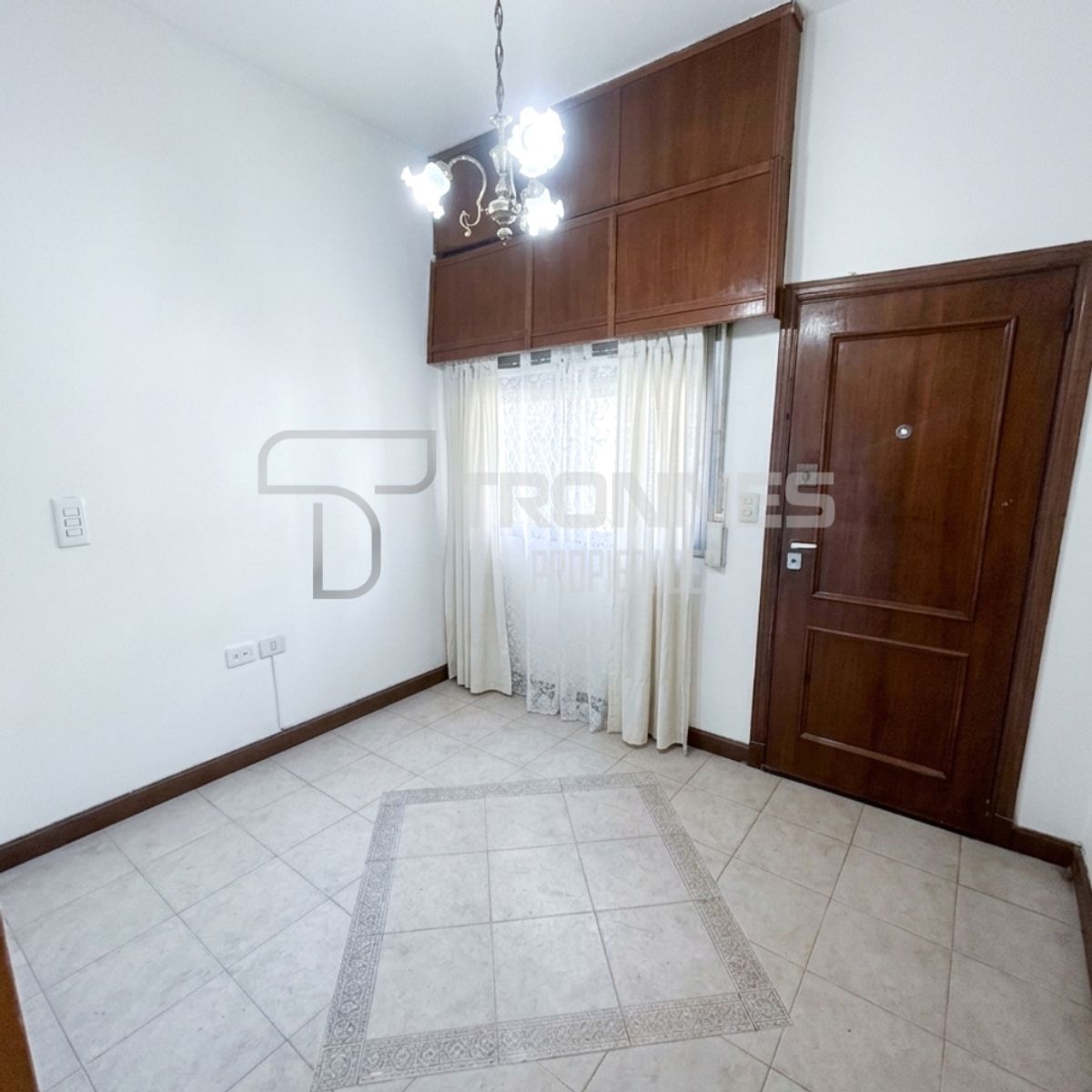 VENTA CASA 5 AMBIENTES - 4 DORMITORIOS , PATIO, TERRAZA Y BALCÓN - LOMAS DE ZAMORA — foto 3