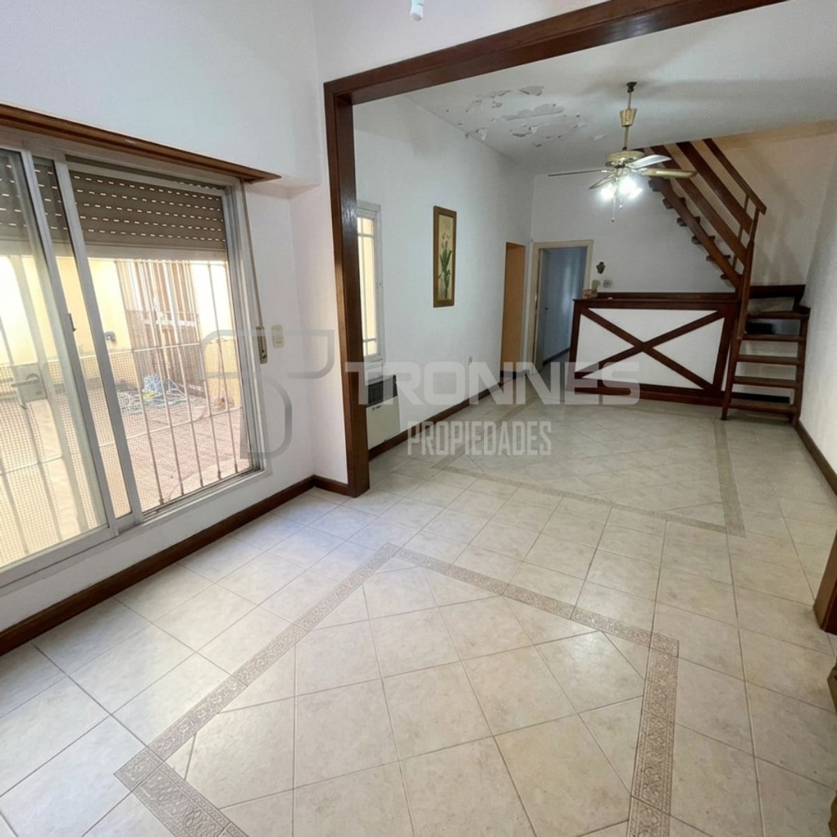 VENTA CASA 5 AMBIENTES - 4 DORMITORIOS , PATIO, TERRAZA Y BALCÓN - LOMAS DE ZAMORA — foto 4