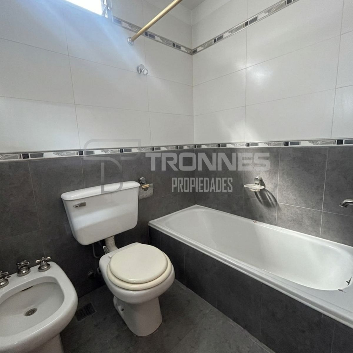VENTA CASA 5 AMBIENTES - 4 DORMITORIOS , PATIO, TERRAZA Y BALCÓN - LOMAS DE ZAMORA — foto 10
