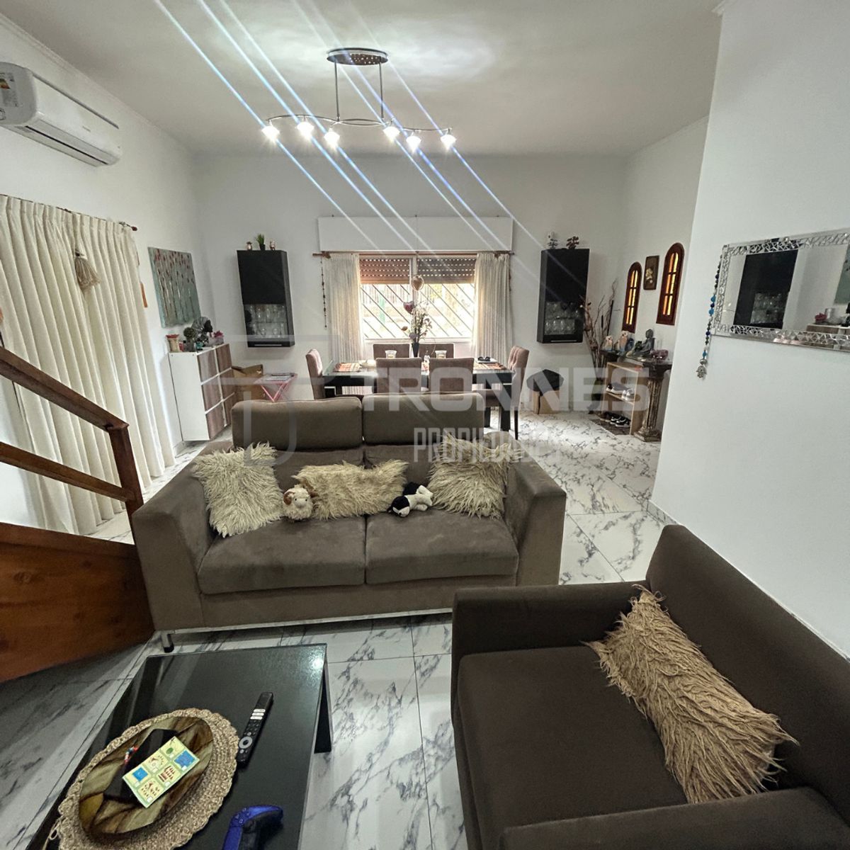 Venta Casa en Ph 5 Ambientes en 2 Plantas en Banfield - Garaje, Patio y Terraza - 3