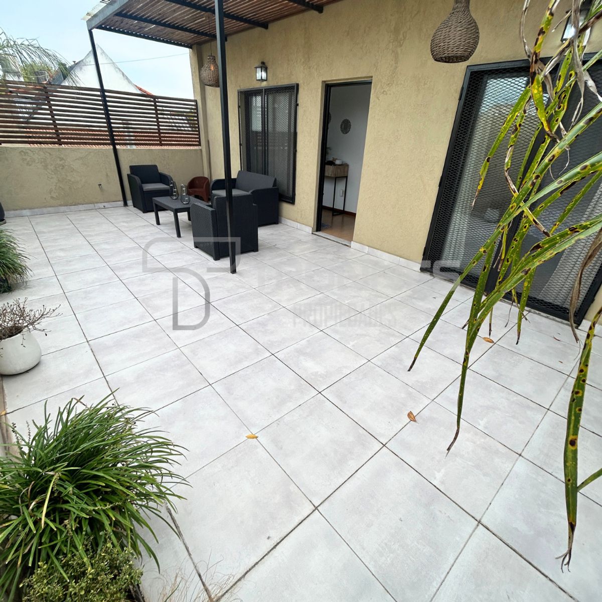 Venta Casa en Ph 5 Ambientes en 2 Plantas en Banfield - Garaje, Patio y Terraza - 18