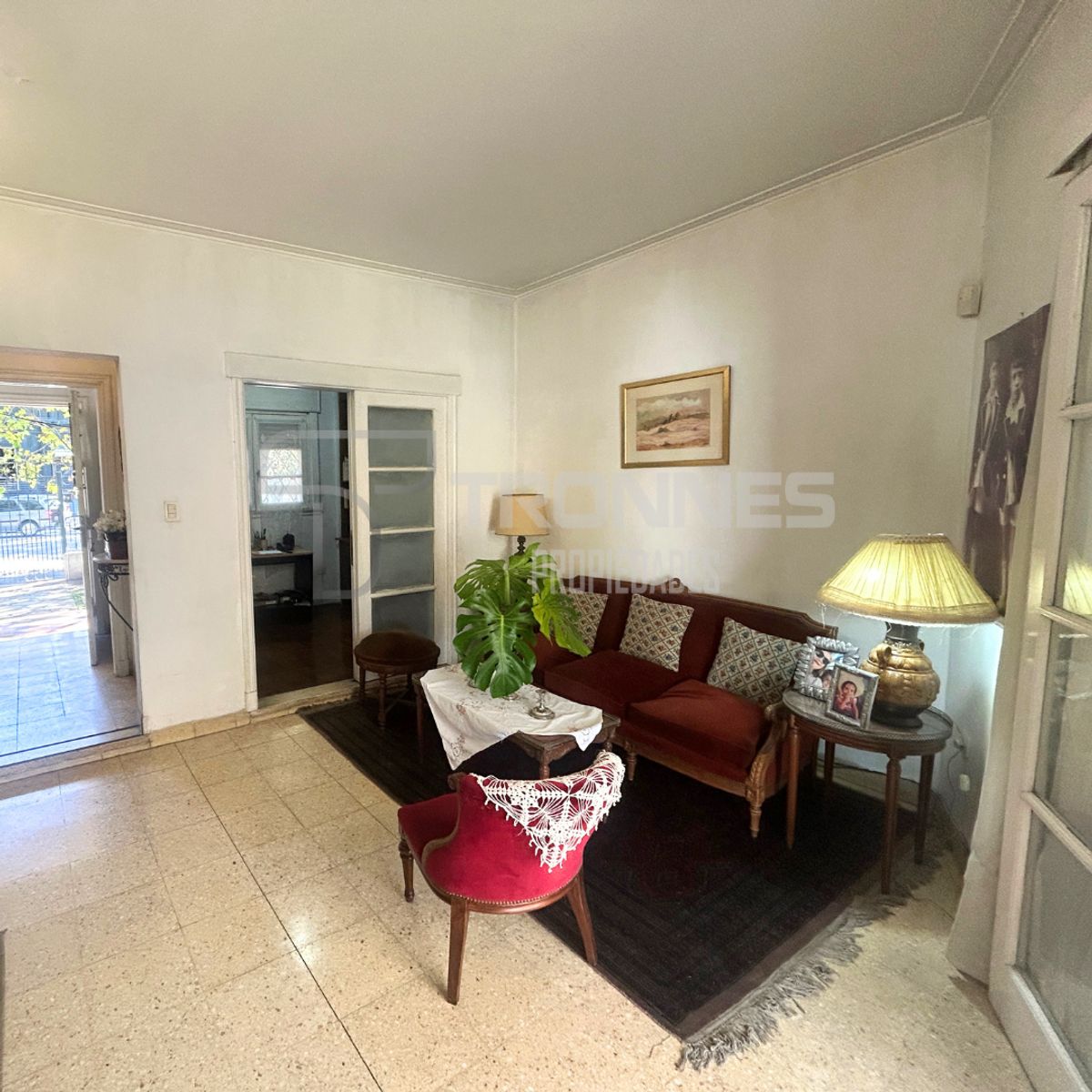 Venta - Casa 6 Ambientes en Dos Plantas, Sobre A. Alsina - Jardin, Pileta y Quincho - Lomas de Zamora - 2