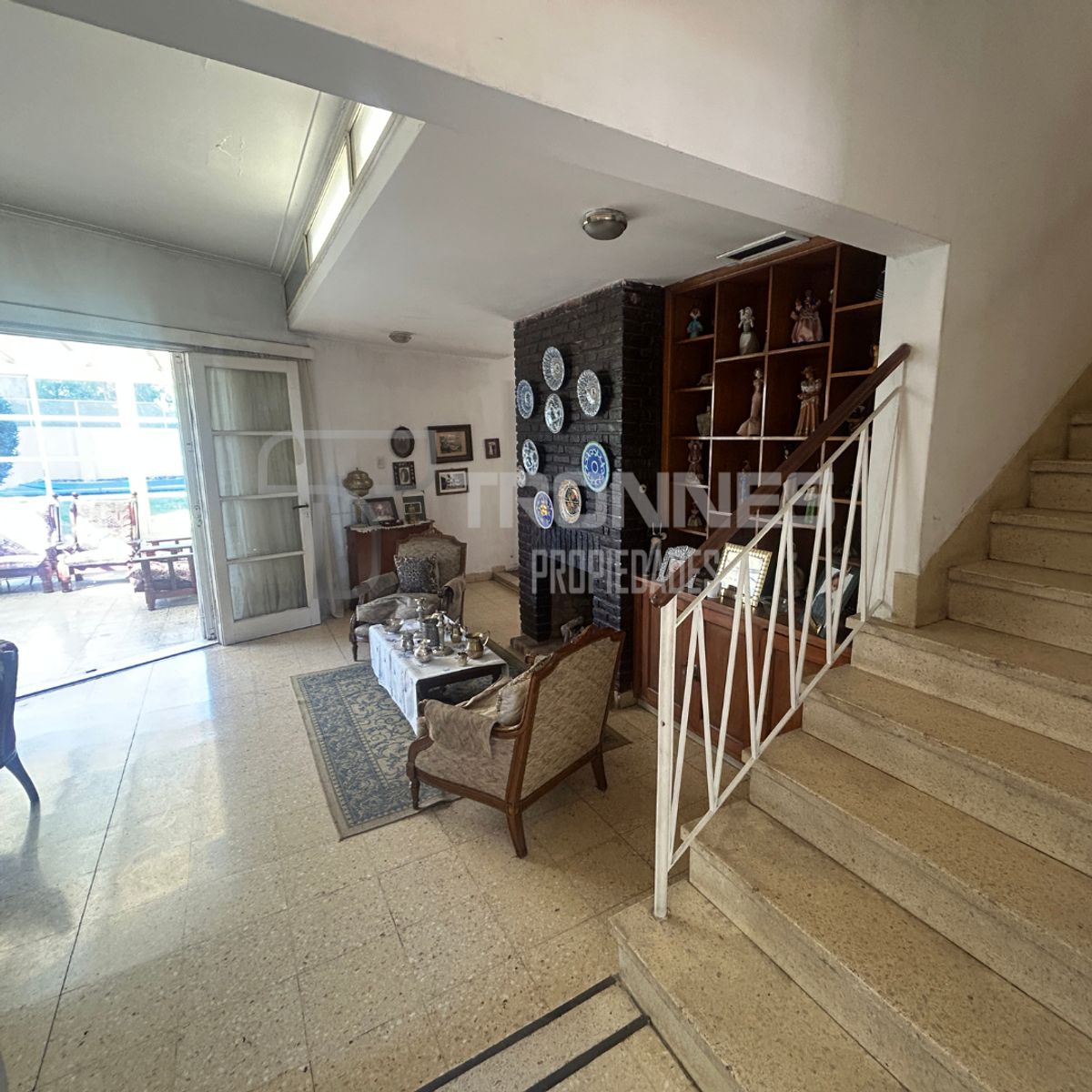 Venta - Casa 6 Ambientes en Dos Plantas, Sobre A. Alsina - Jardin, Pileta y Quincho - Lomas de Zamora - 4